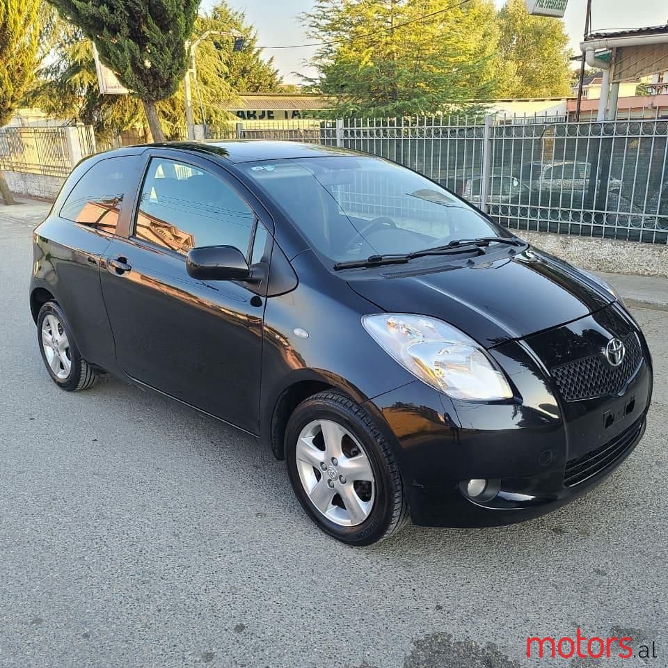 2006' Toyota Yaris photo #2