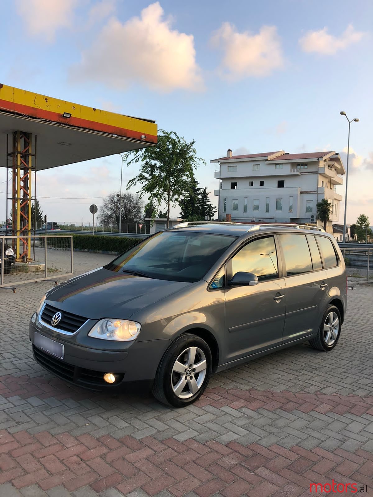 2006' Volkswagen Touran photo #1