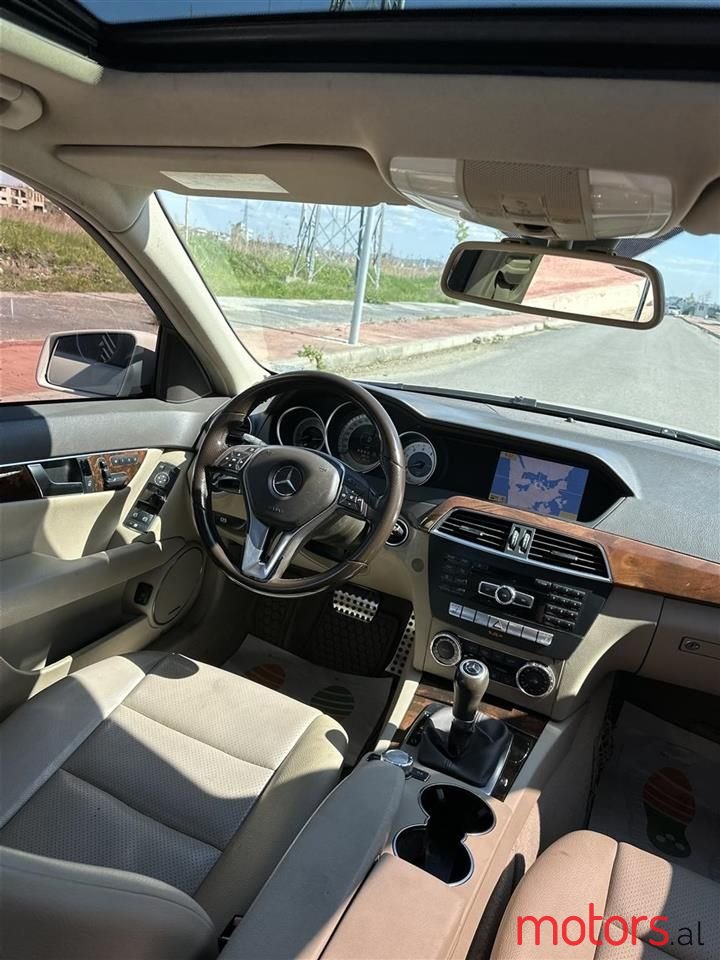 2012' Mercedes-Benz C 300 photo #3