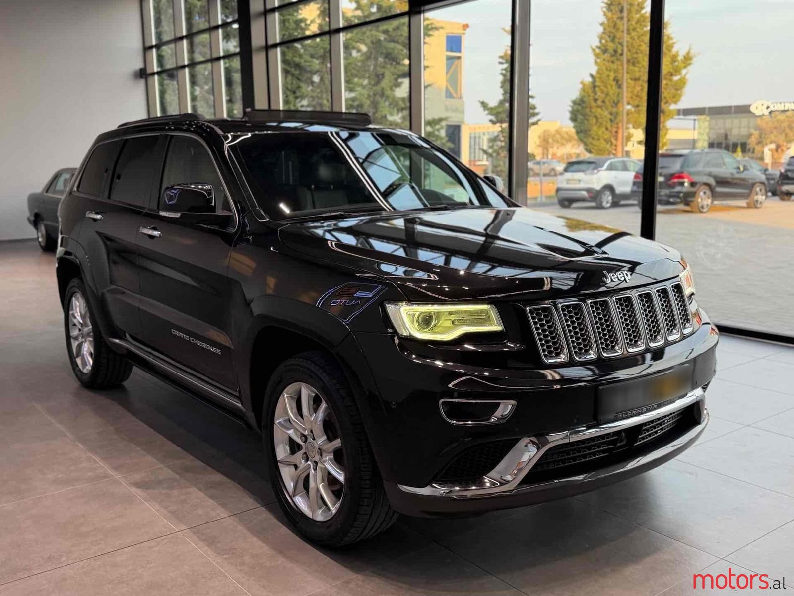 2015' Jeep Grand Cherokee photo #2