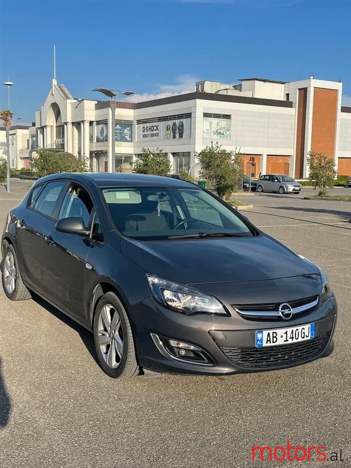 2013' Opel Astra photo #4