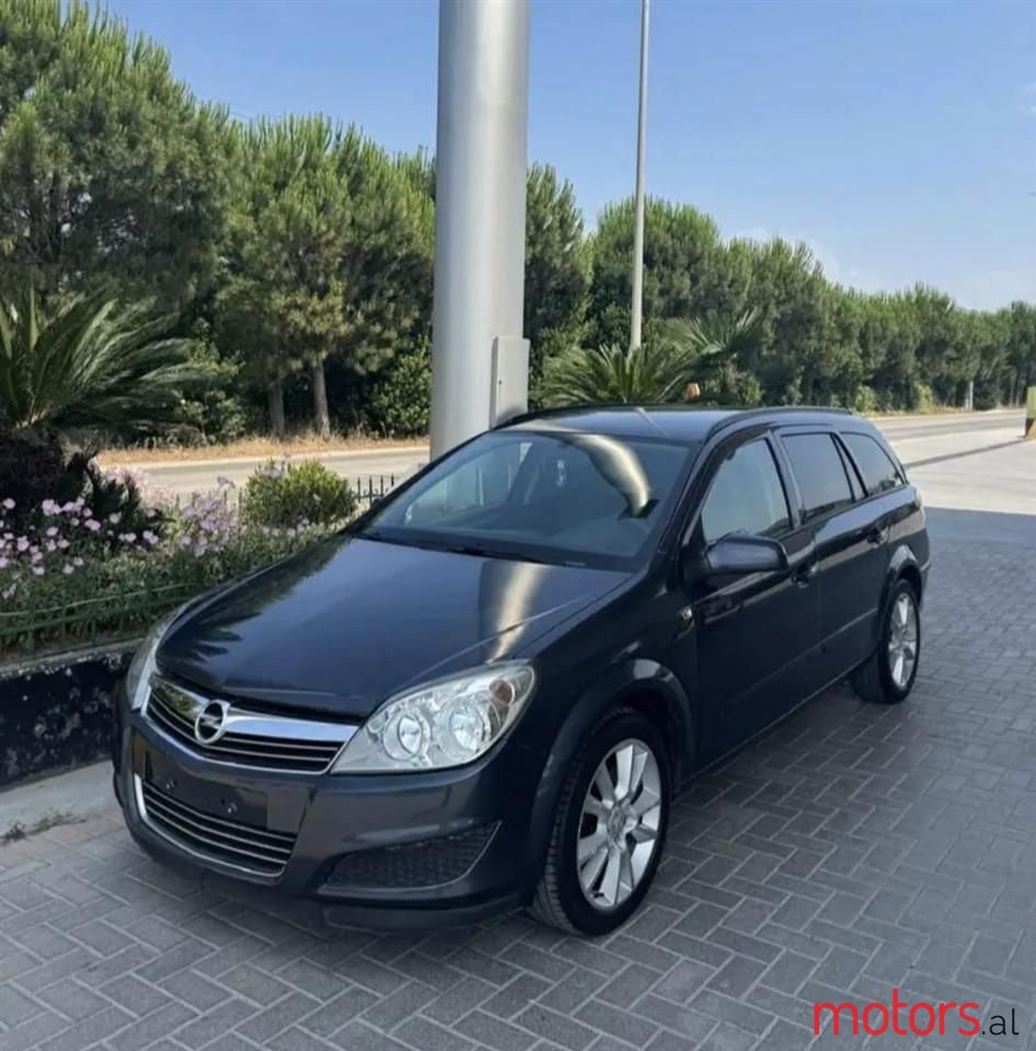 2008' Opel Astra photo #1