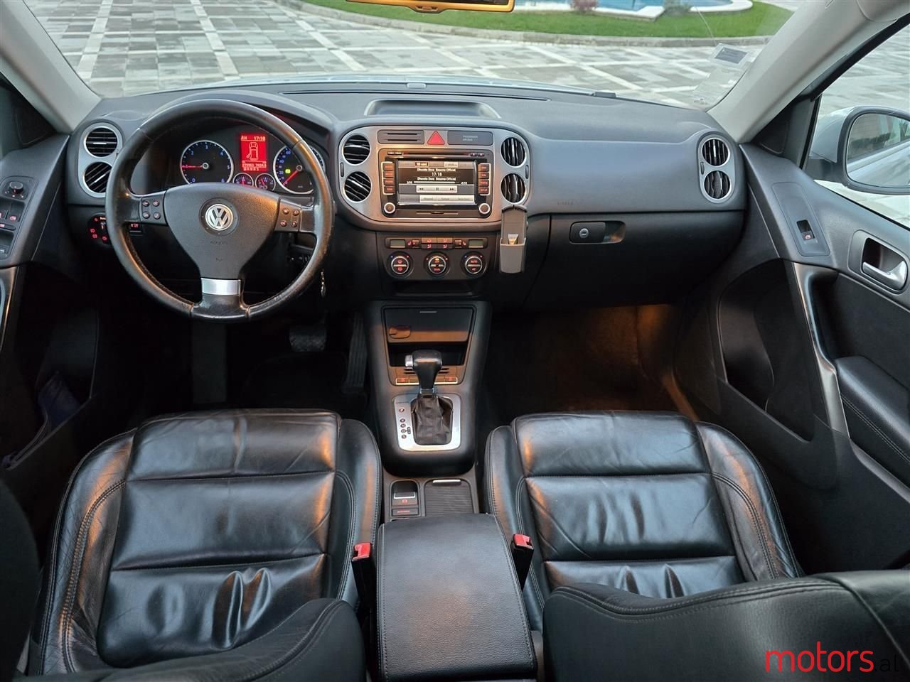 2008' Volkswagen Tiguan photo #2