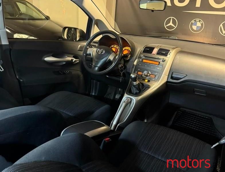 2008' Toyota Auris photo #6