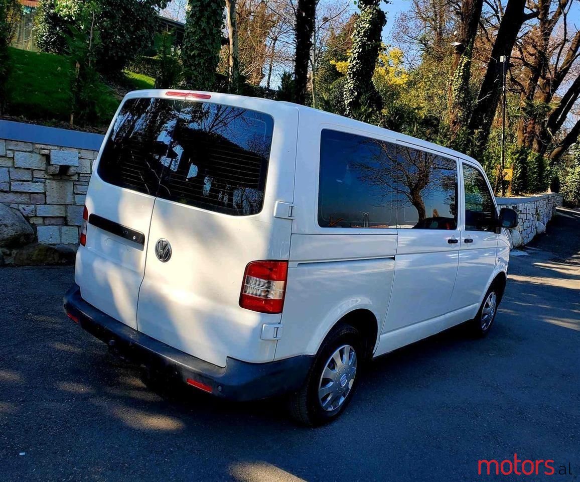 2010' Volkswagen T5 Multivan photo #1