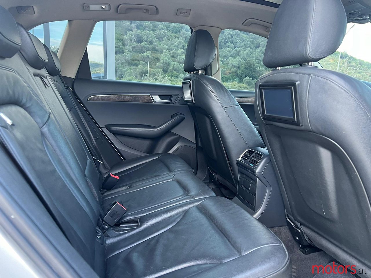 2011' Audi Q5 photo #7