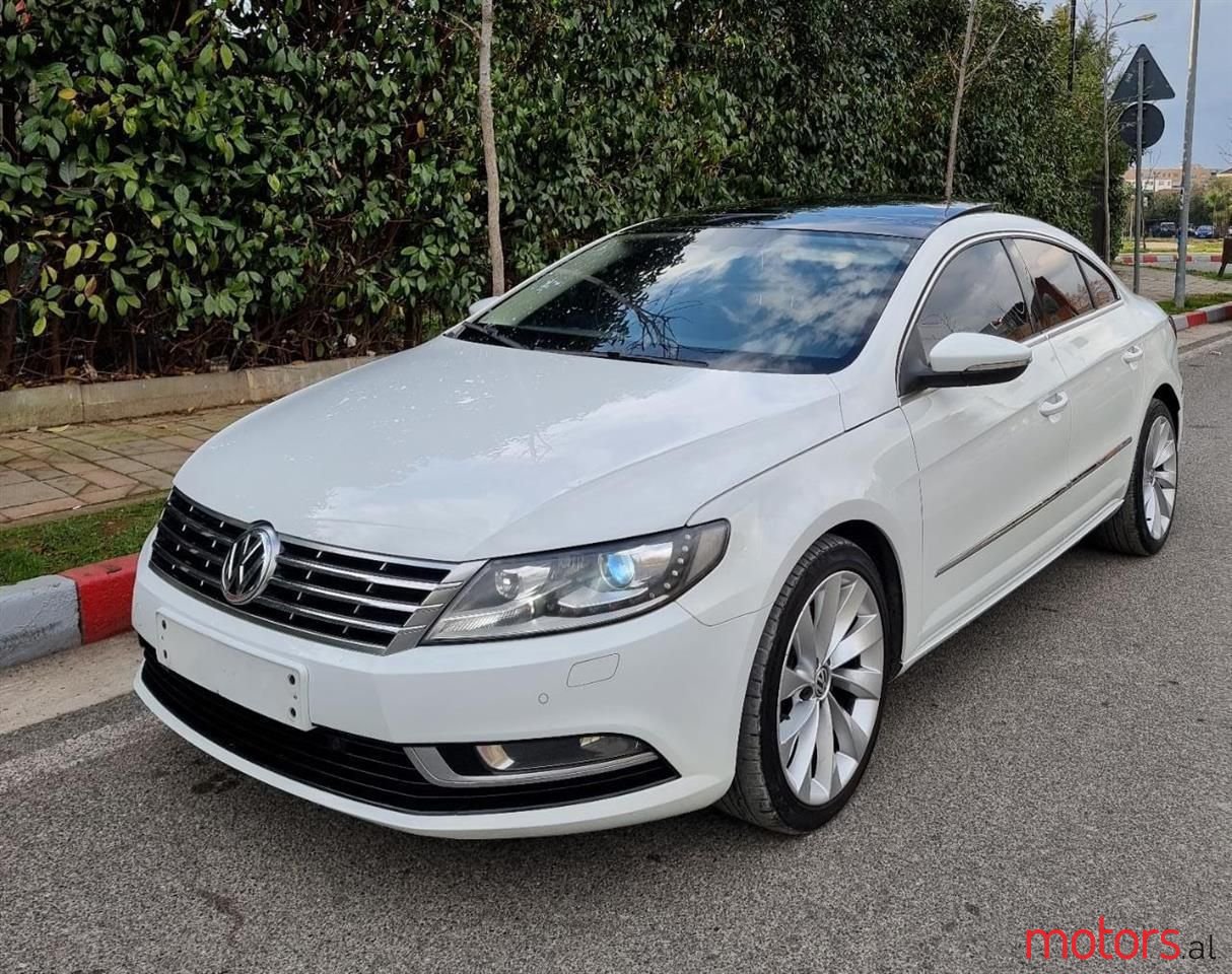 2015' Volkswagen Passat photo #1