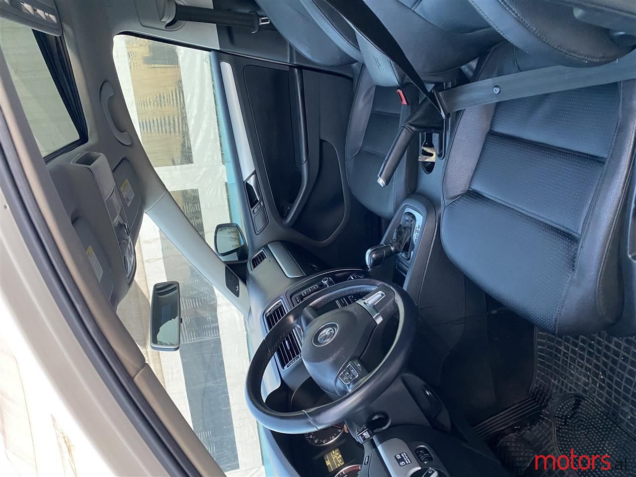 2012' Volkswagen Jetta photo #5