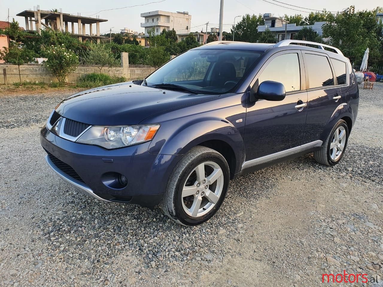 2009' Mitsubishi Outlander photo #2