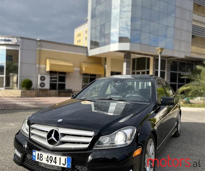 2012' Mercedes-Benz C 300 photo #1