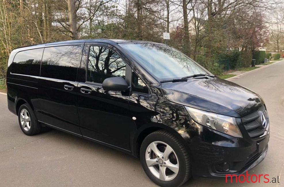 2016' Mercedes-Benz V 220 photo #1