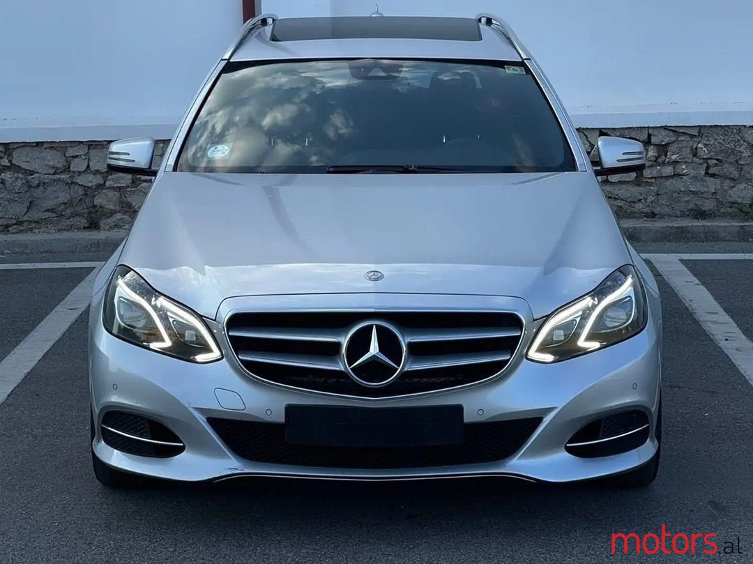 2015' Mercedes-Benz E 220 photo #3
