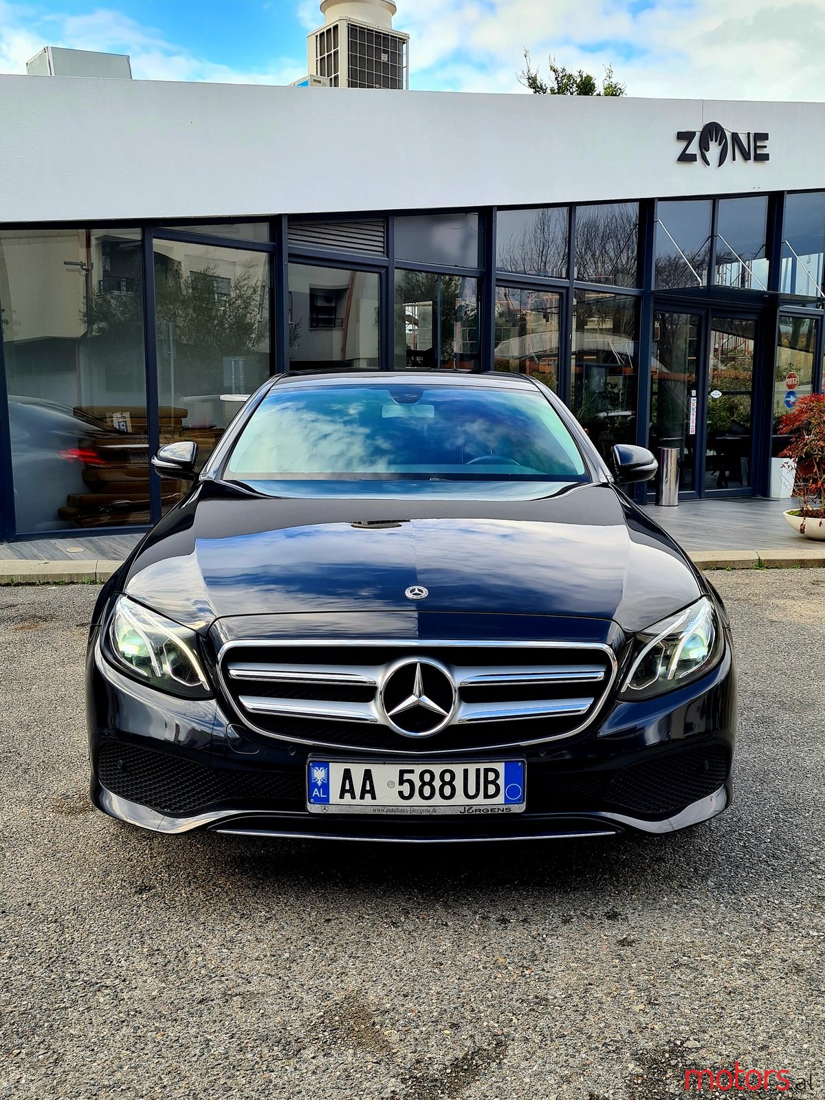 2017' Mercedes-Benz E 220 photo #1