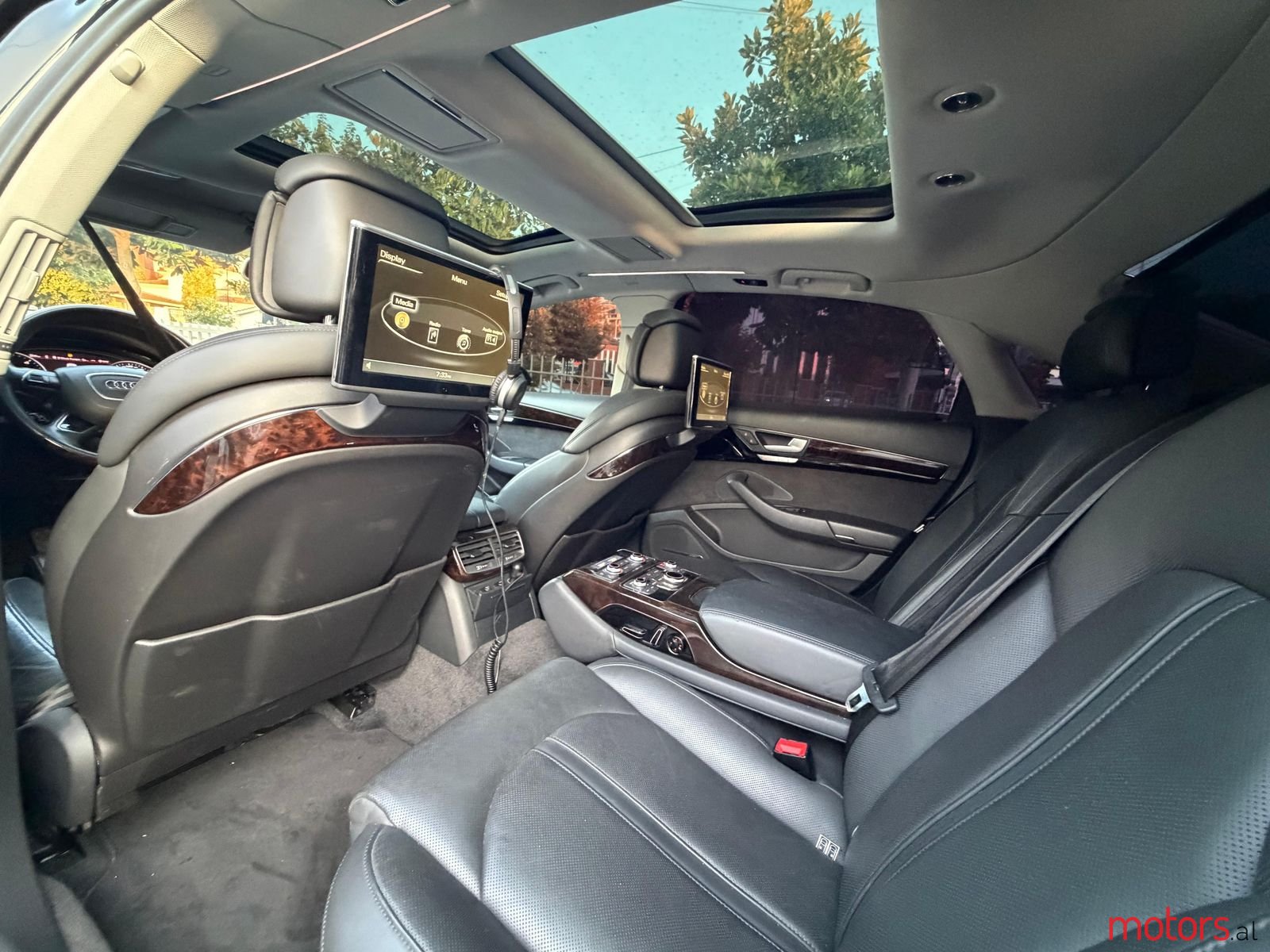 2015' Audi A8 photo #6