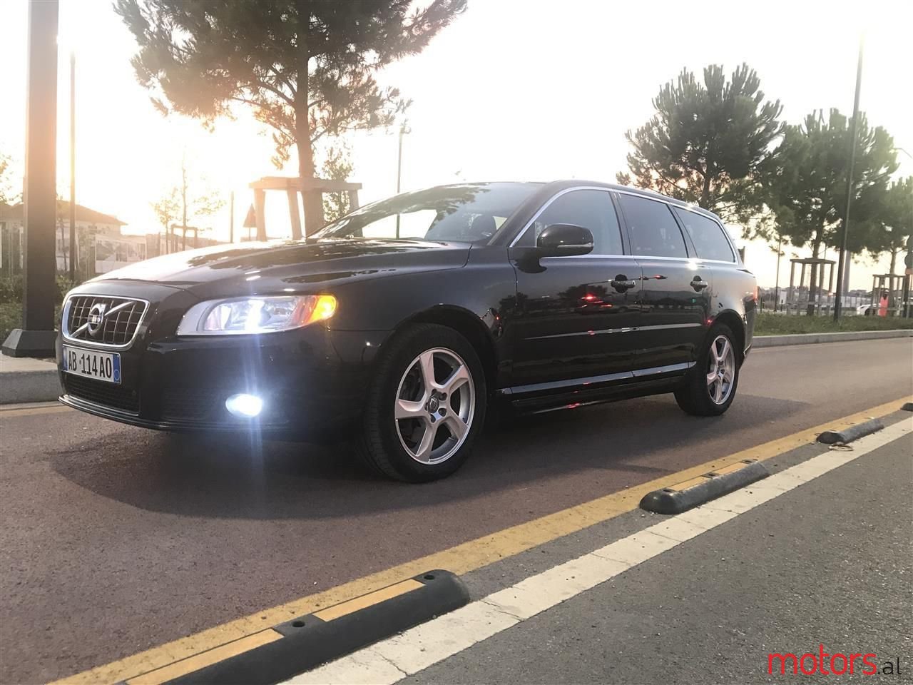 2012' Volvo V70 photo #3
