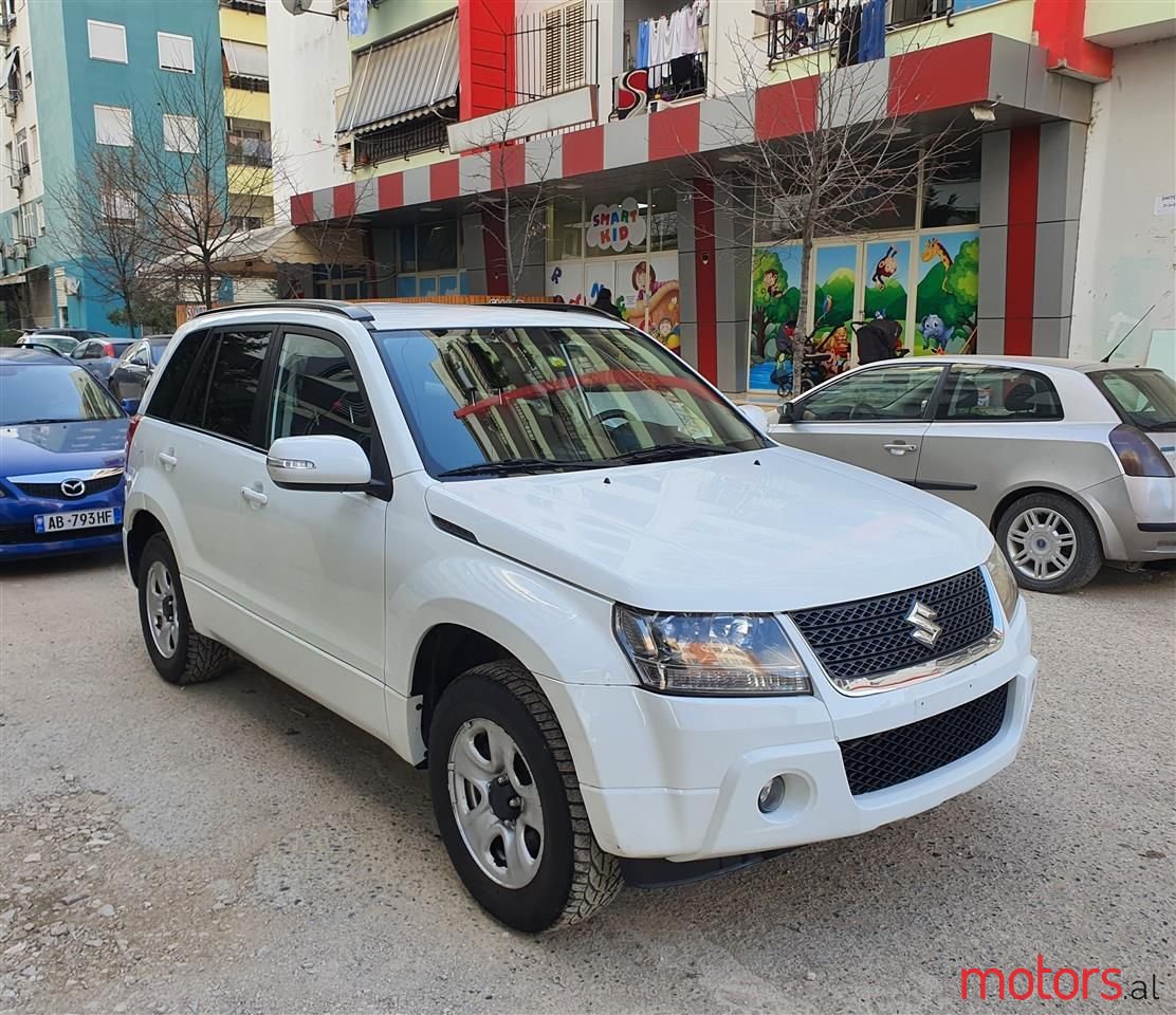 2010' Suzuki Grand Vitara photo #1