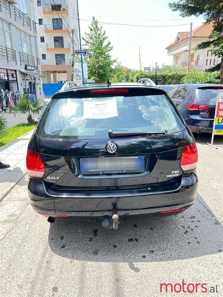 2011' Volkswagen Golf photo #5