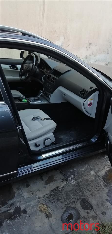 2009' Mercedes-Benz C 200 photo #5