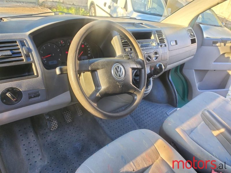 2008' Volkswagen T5 Transporter photo #4