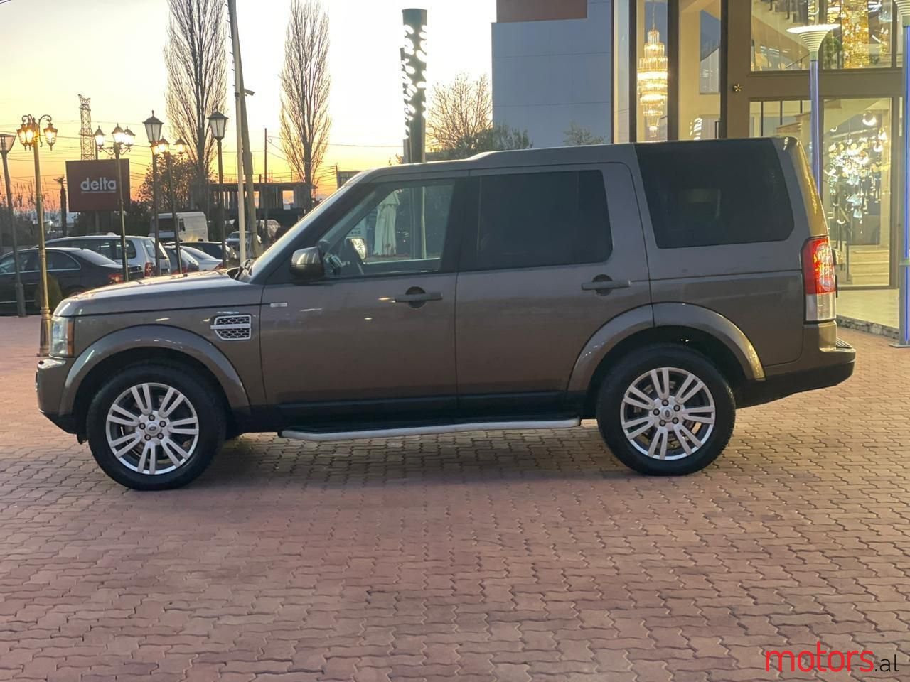 2011' Land Rover Discovery photo #5
