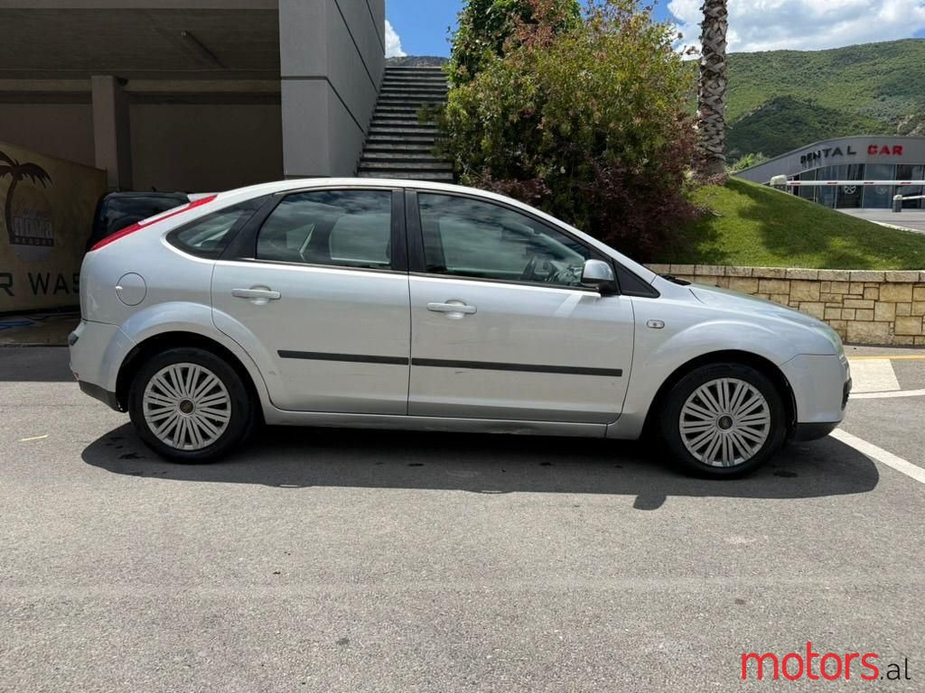 2005' Ford Focus photo #2