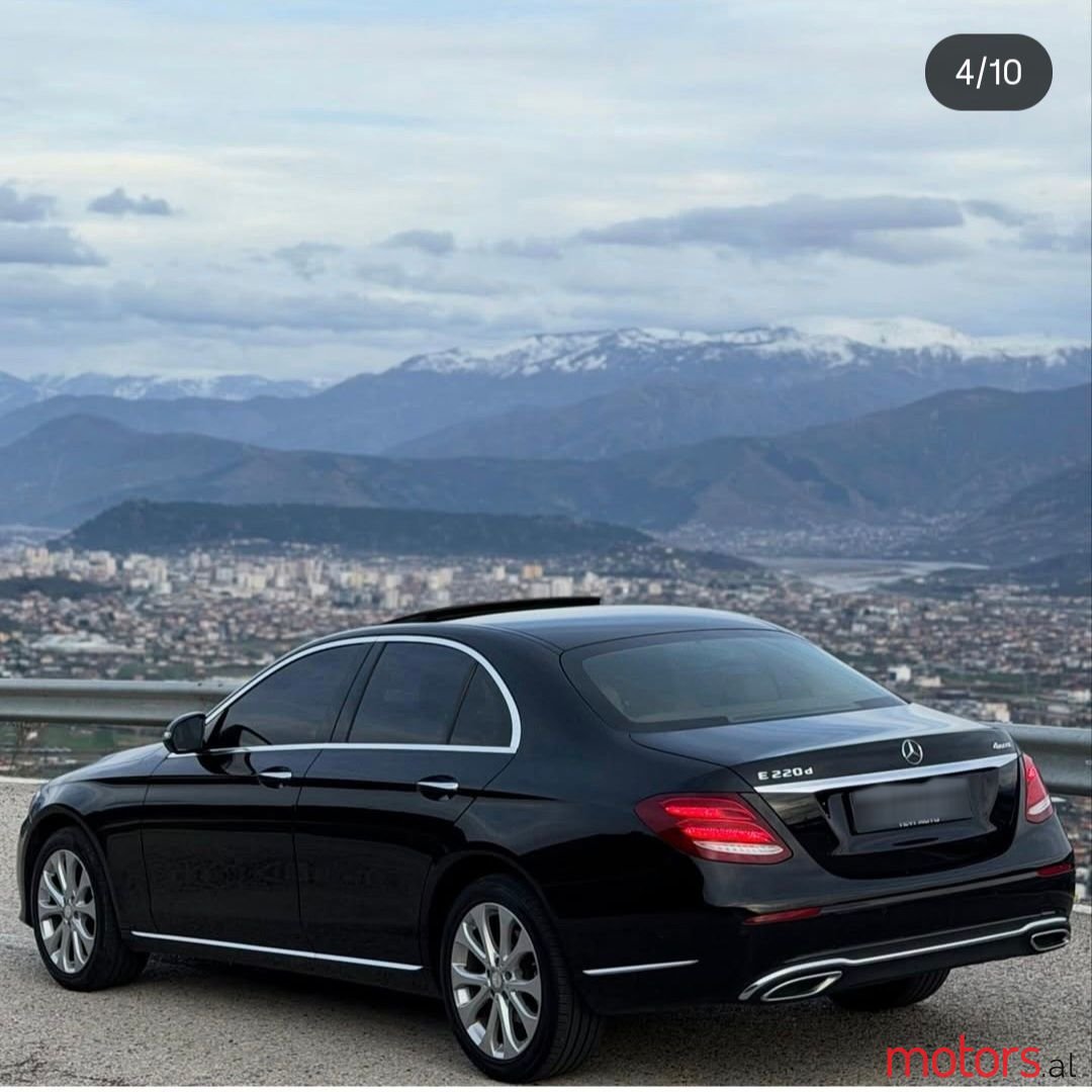 2017' Mercedes-Benz E 220 photo #2