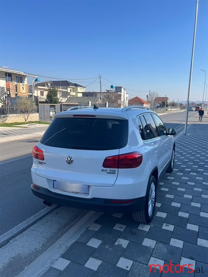 2012' Volkswagen Tiguan photo #4
