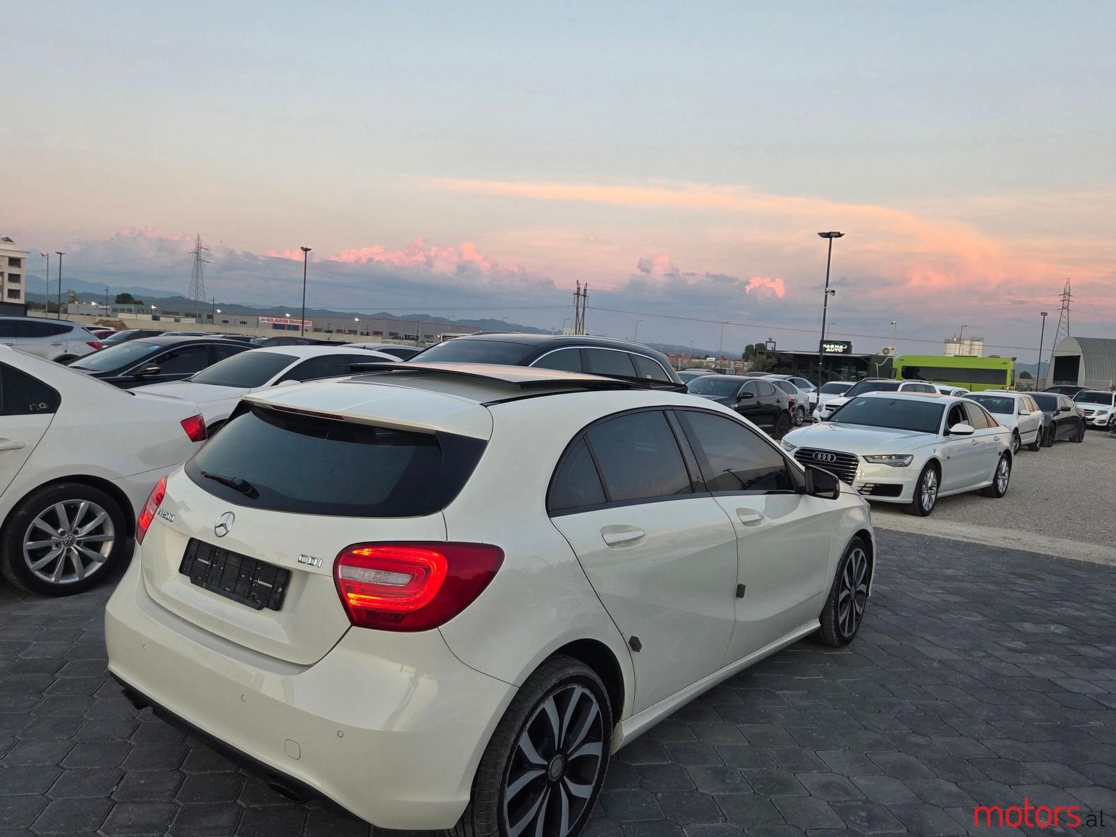 2014' Mercedes-Benz A 200 photo #4