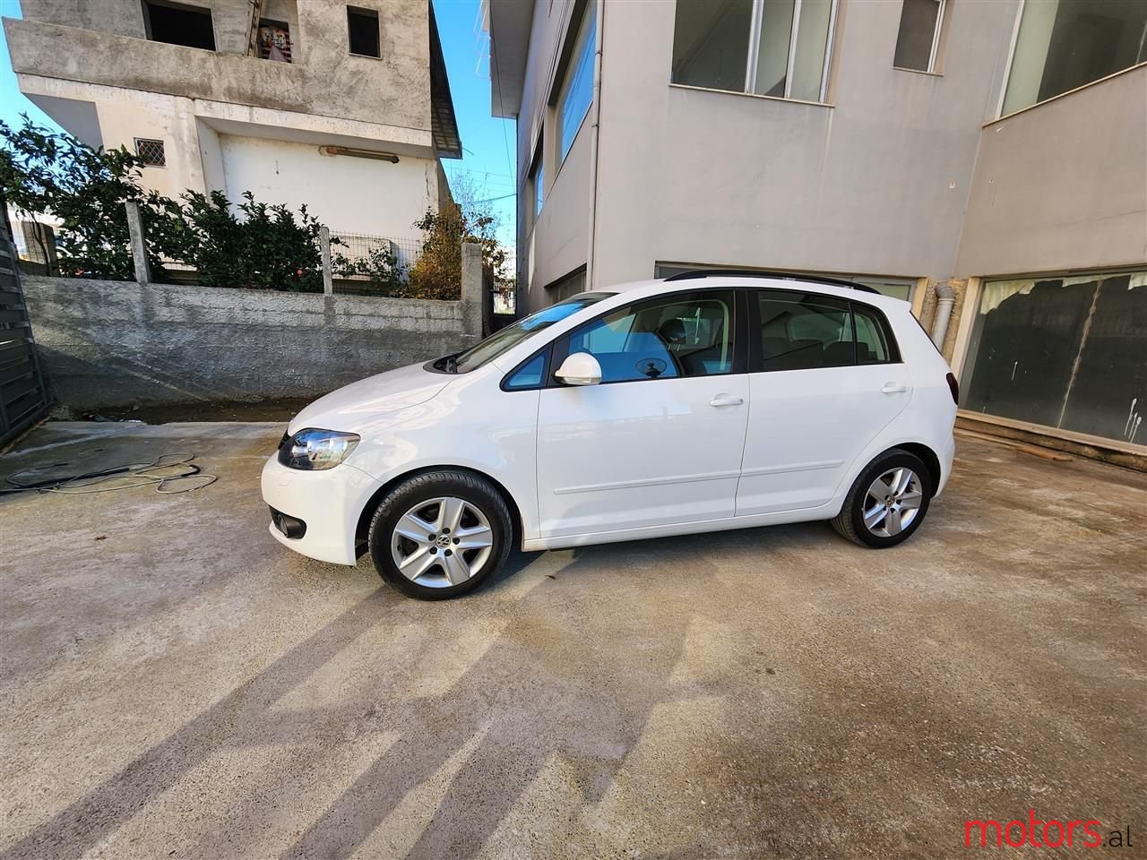 2010' Volkswagen Golf Plus photo #6