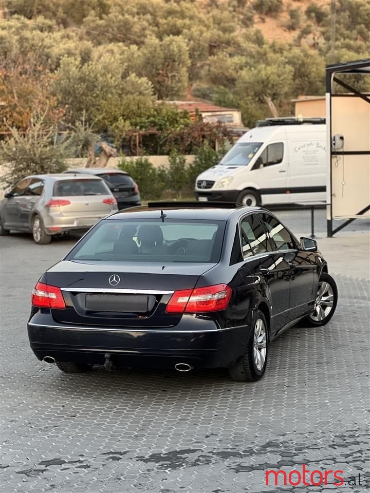 2010' Mercedes-Benz E 350 photo #5