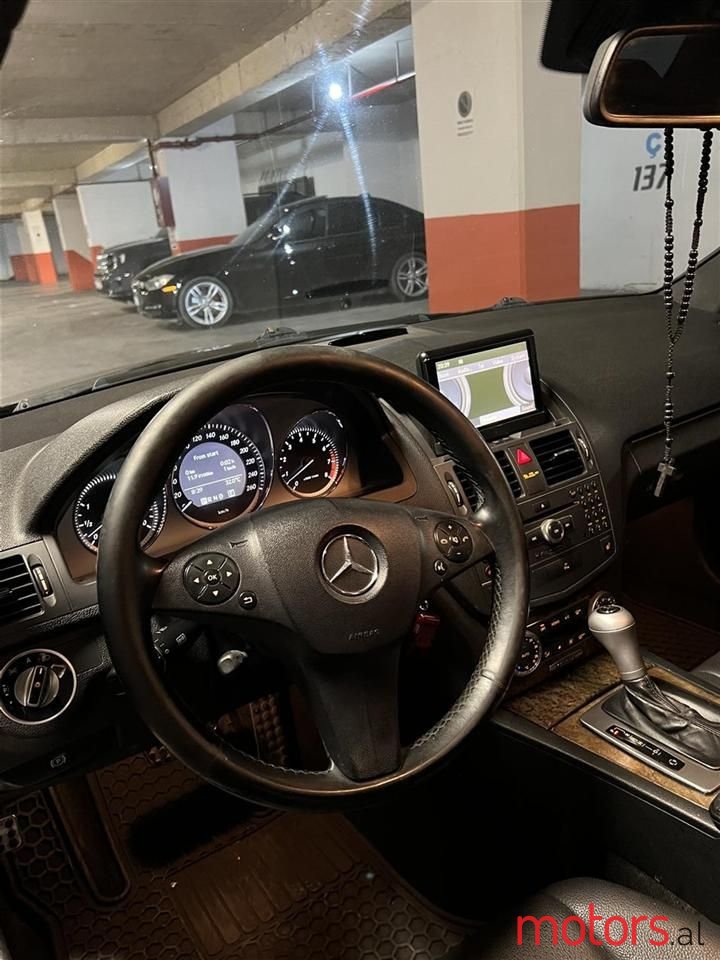 2011' Mercedes-Benz C 300 photo #3