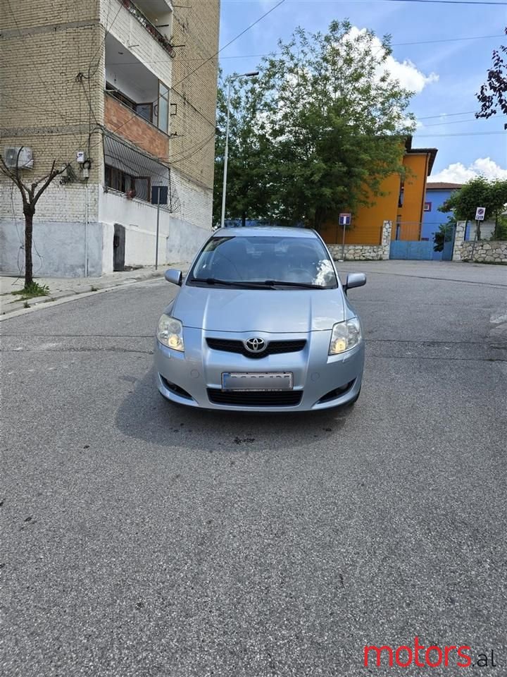 2008' Toyota Auris photo #3