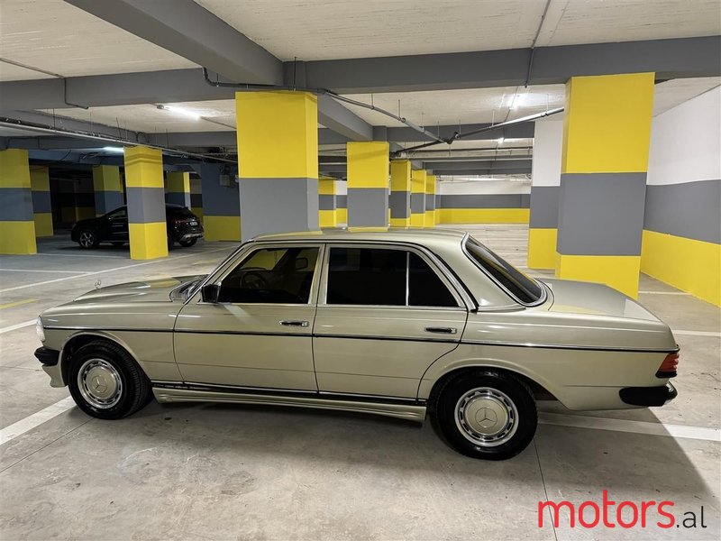 1981' Mercedes-Benz 240 photo #6