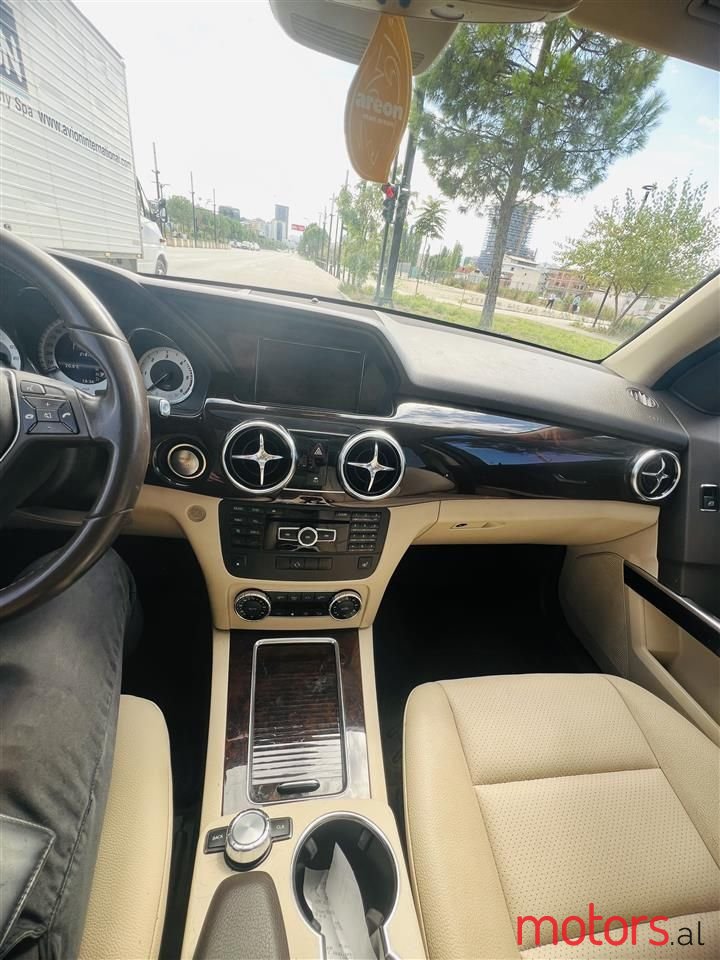 2013' Mercedes-Benz GLK 250 photo #5