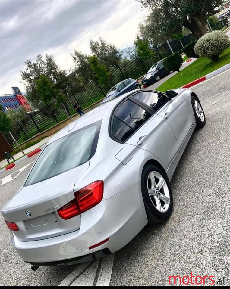 2012' BMW 320 photo #6