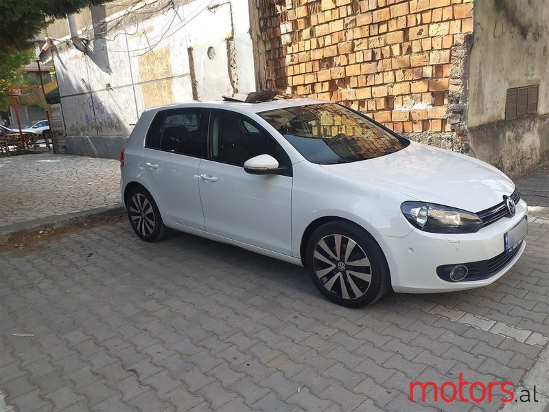 2012' Volkswagen Golf photo #4