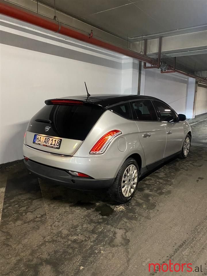 2009' Lancia Delta photo #2