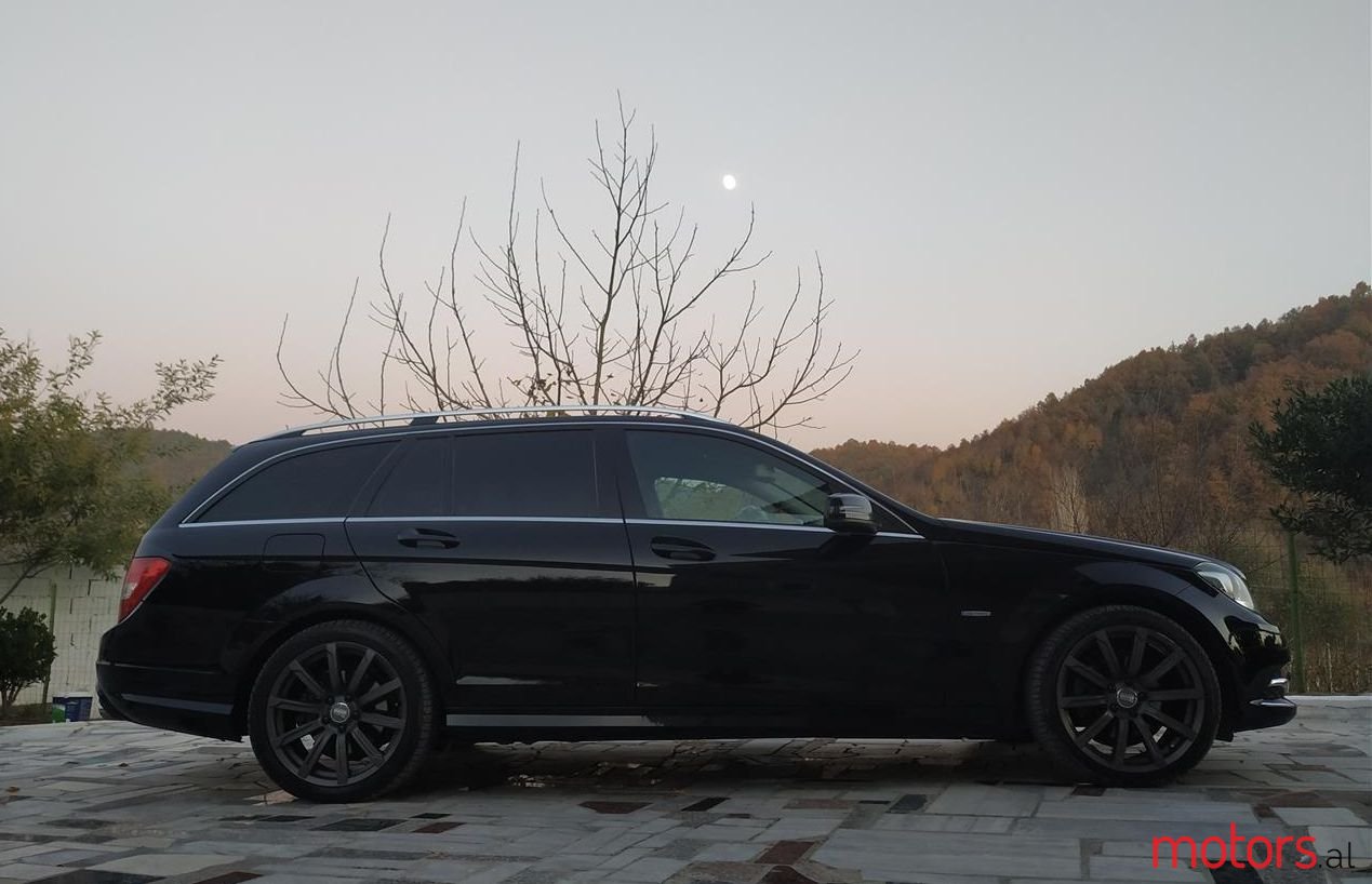 2012' Mercedes-Benz C 250 photo #1