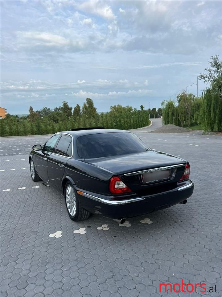 2006' Jaguar XJ photo #4