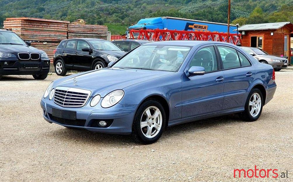 2007' Mercedes-Benz E 220 photo #1