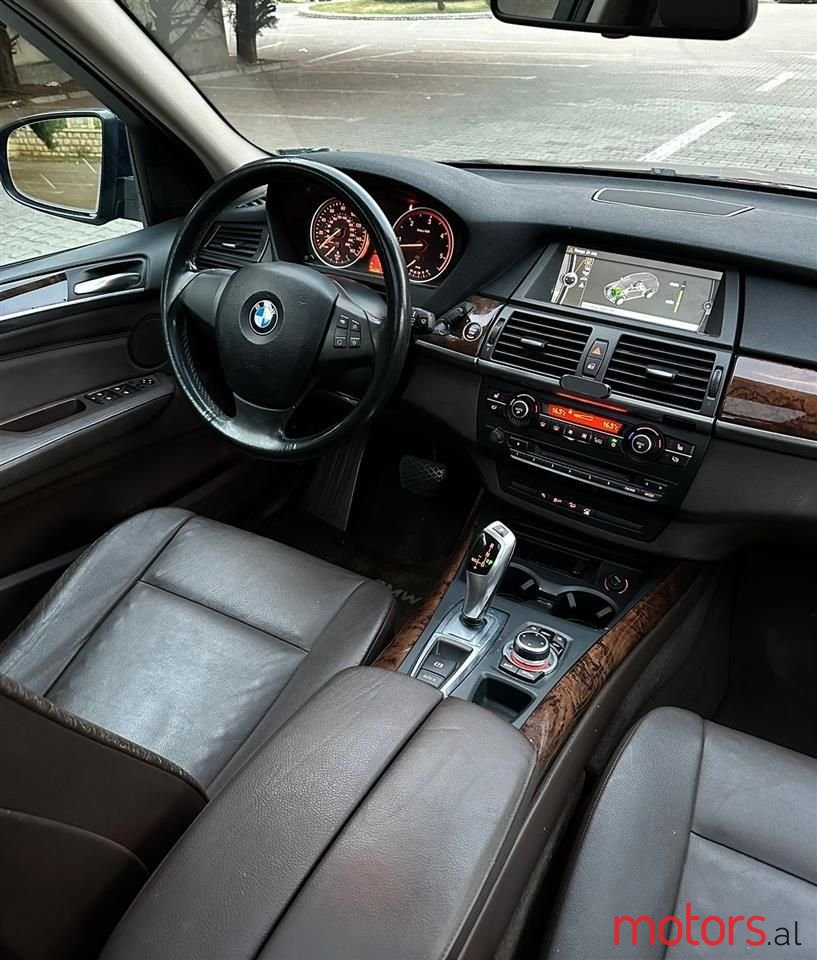 2011' BMW X5 photo #6