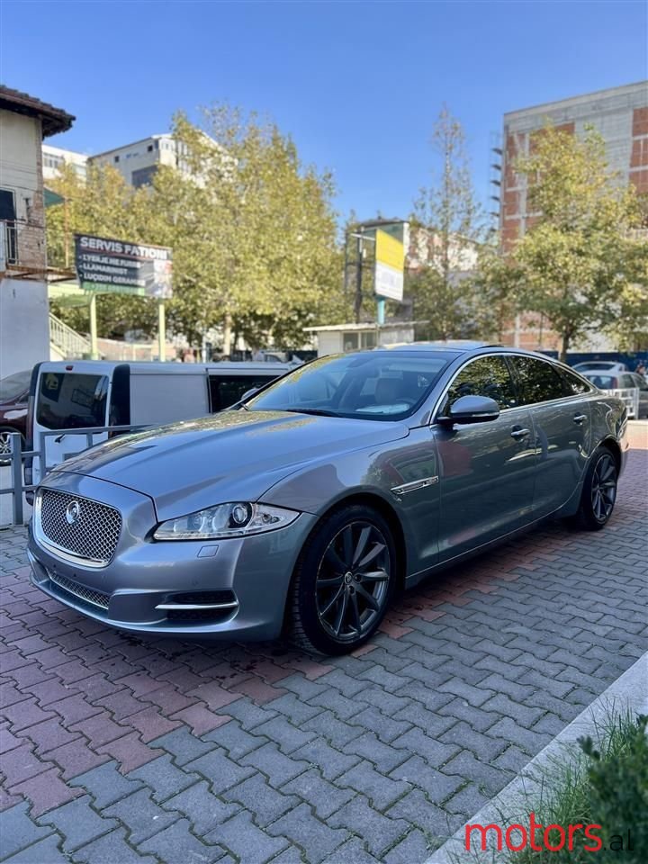 2010' Jaguar XJ photo #4