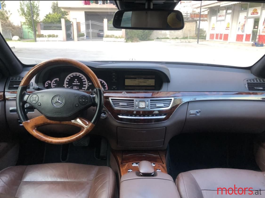 2010' Mercedes-Benz S 350 photo #4