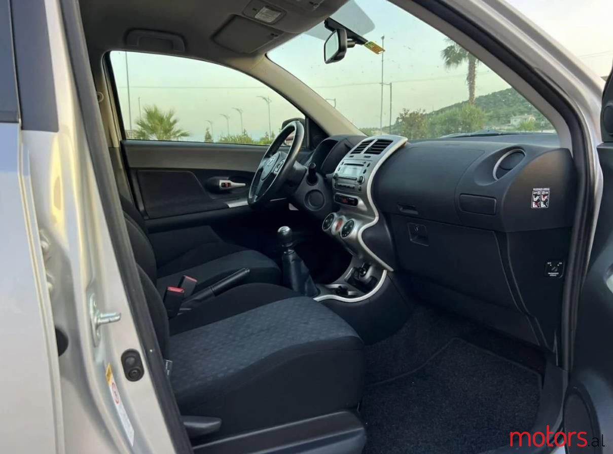 2009' Toyota Urban Cruiser photo #5