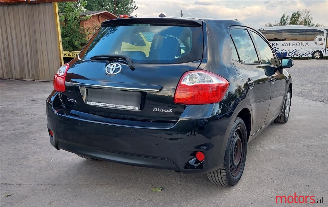 2010' Toyota Auris photo #3