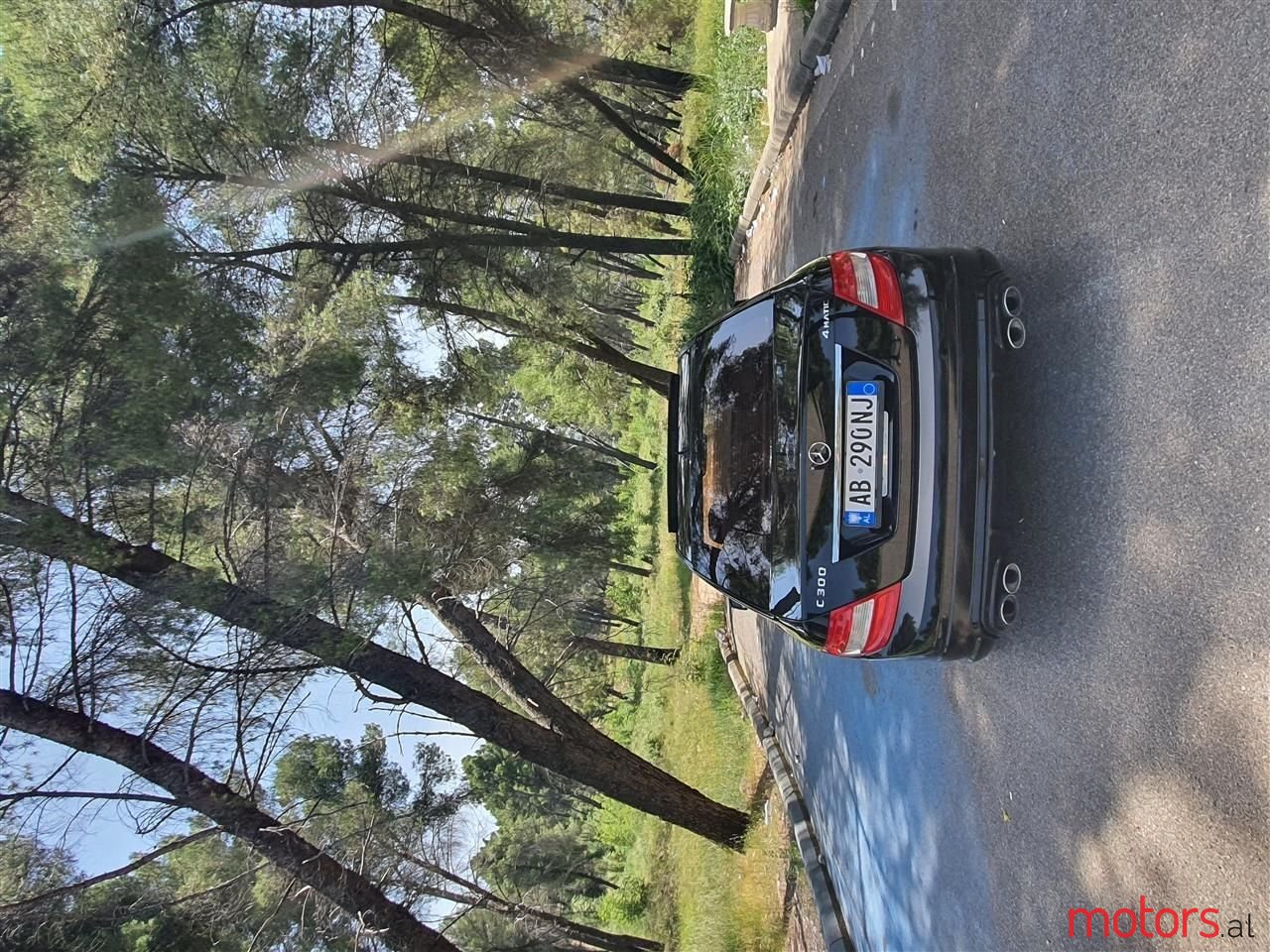 2011' Mercedes-Benz C 300 photo #1