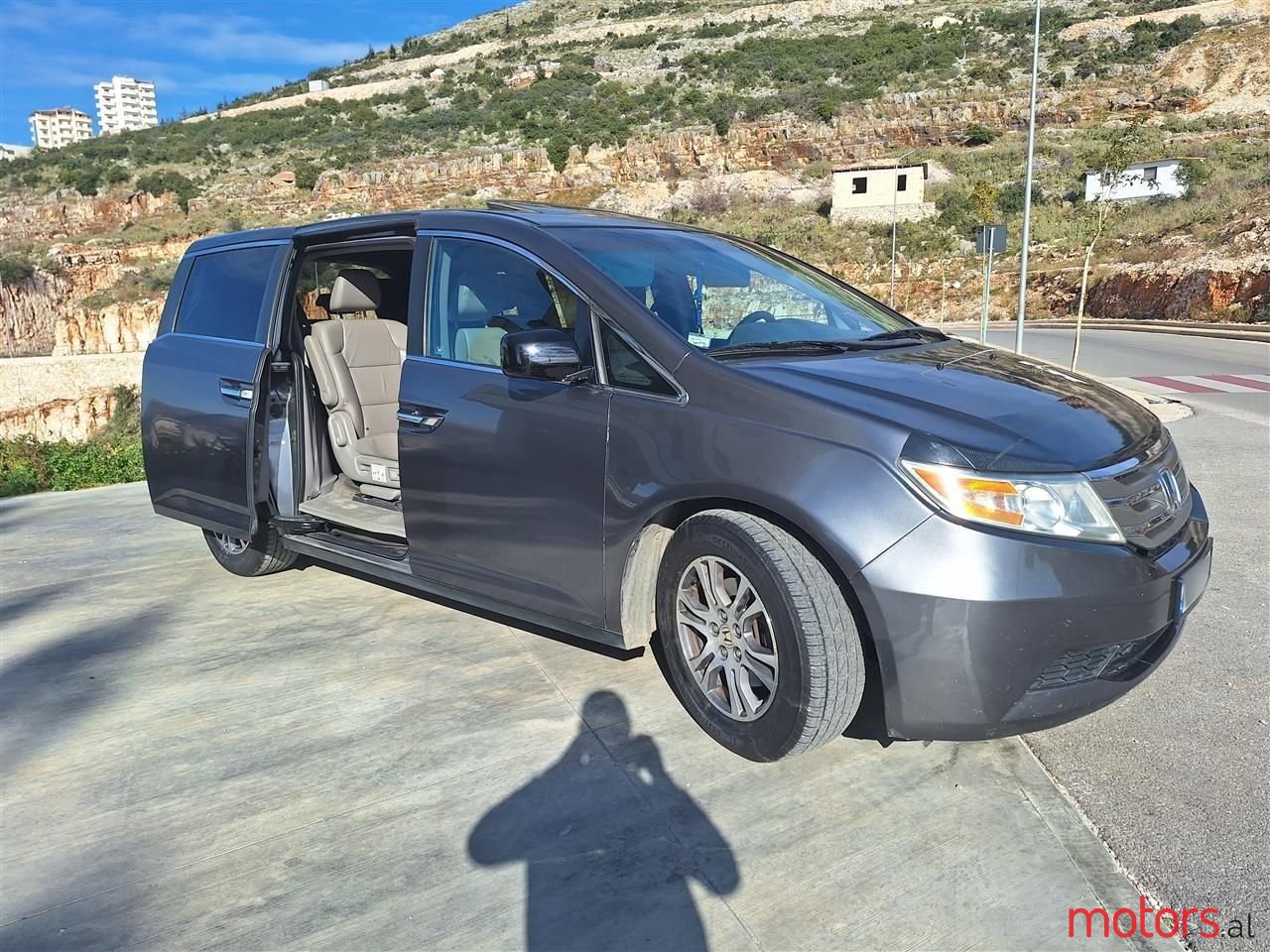 2011' Honda Odyssey photo #2