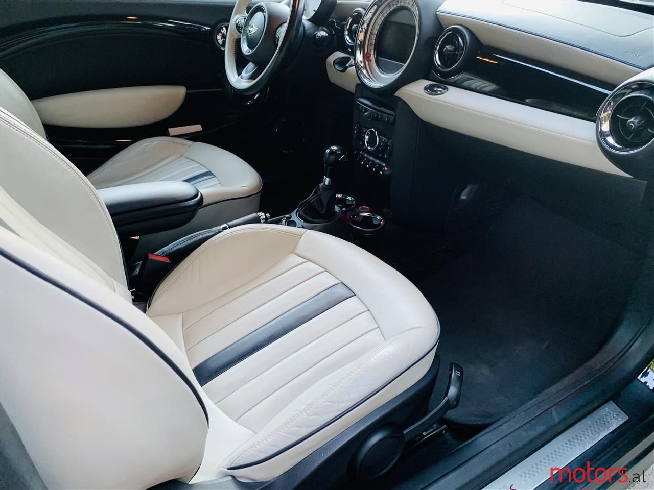 2015' MINI Cooper Sd photo #3