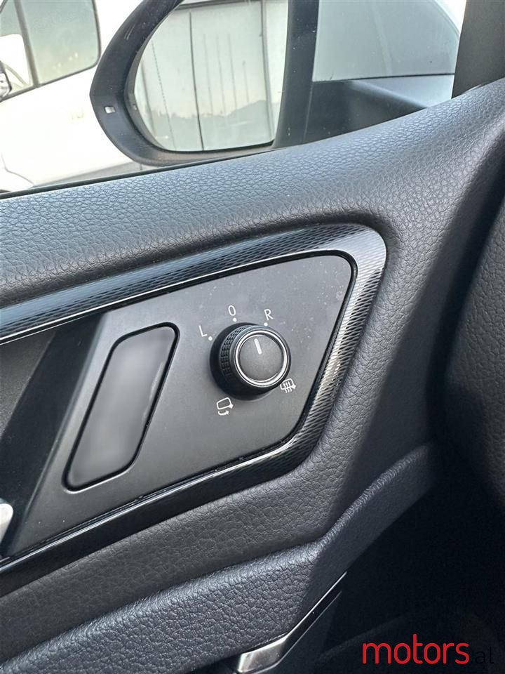 2015' Volkswagen Golf photo #6