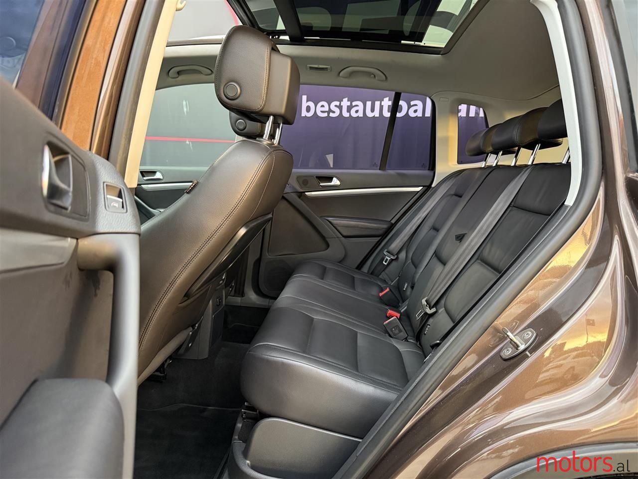 2012' Volkswagen Tiguan photo #4